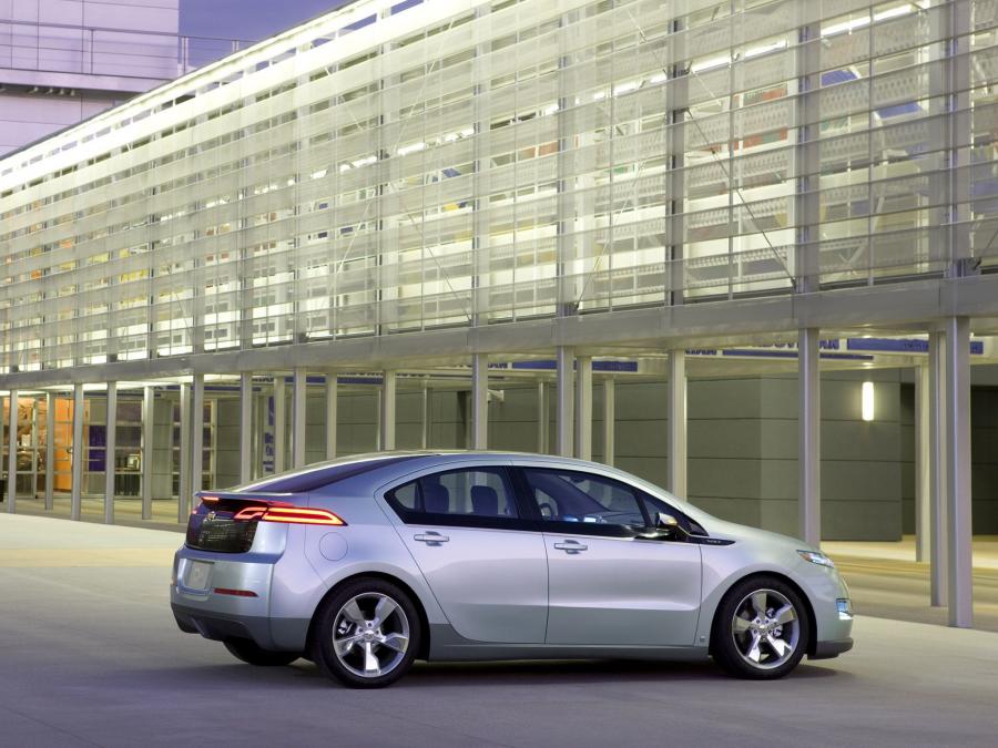  Chevrolet Volt Production Show Car 2011 года  (фото 40 из 55)
